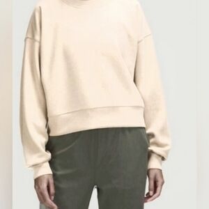 LULULEMON Softstreme Perfectly Oversize Crop/Crew Neck Sweatshirt Bone Color Sz4